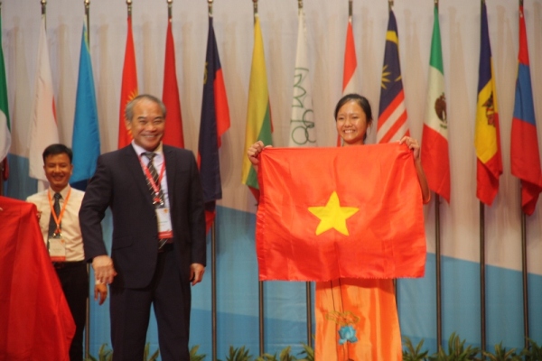 All Four Vietnamese Student Participants Win Medals At 27th IBO