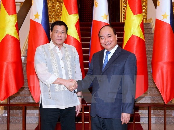 Philippine President Meets Vietnamese Pm, Concludes Visit