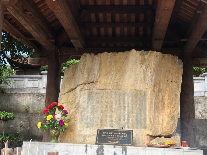 National Treasure Cut From Cliff In Lai Chau