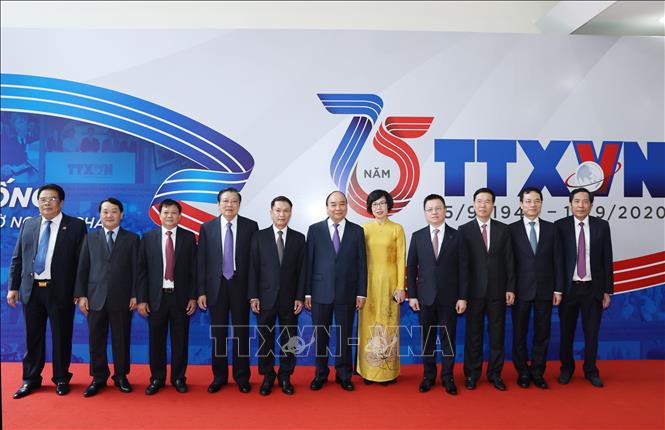 Hình ảnh: Thủ tướng Nguyễn Xuân Phúc: TTXVN cần tiếp tục giữ vững vị thế là một trung tâm thông tin tin cậy của Đảng, Nhà nước số 3