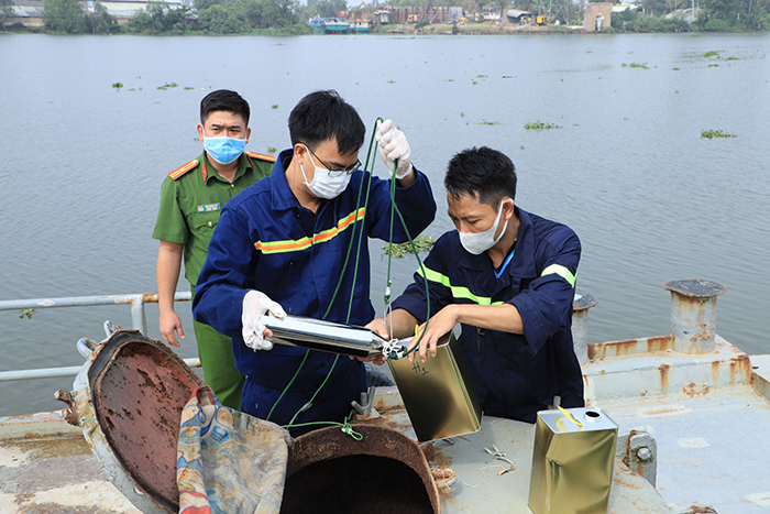 Tăng cường đấu tranh chống buôn lậu, gian lận thương mại xăng dầu