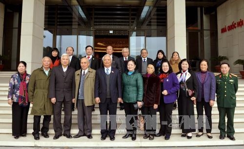 Phó Chủ tịch Quốc hội Uông Chu Lưu tiếp Đoàn đại biểu Quốc hội qua các thời kỳ tỉnh Lạng Sơn