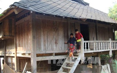 Lưu giữ nhà sàn truyền thống dân tộc Thái Tây Bắc