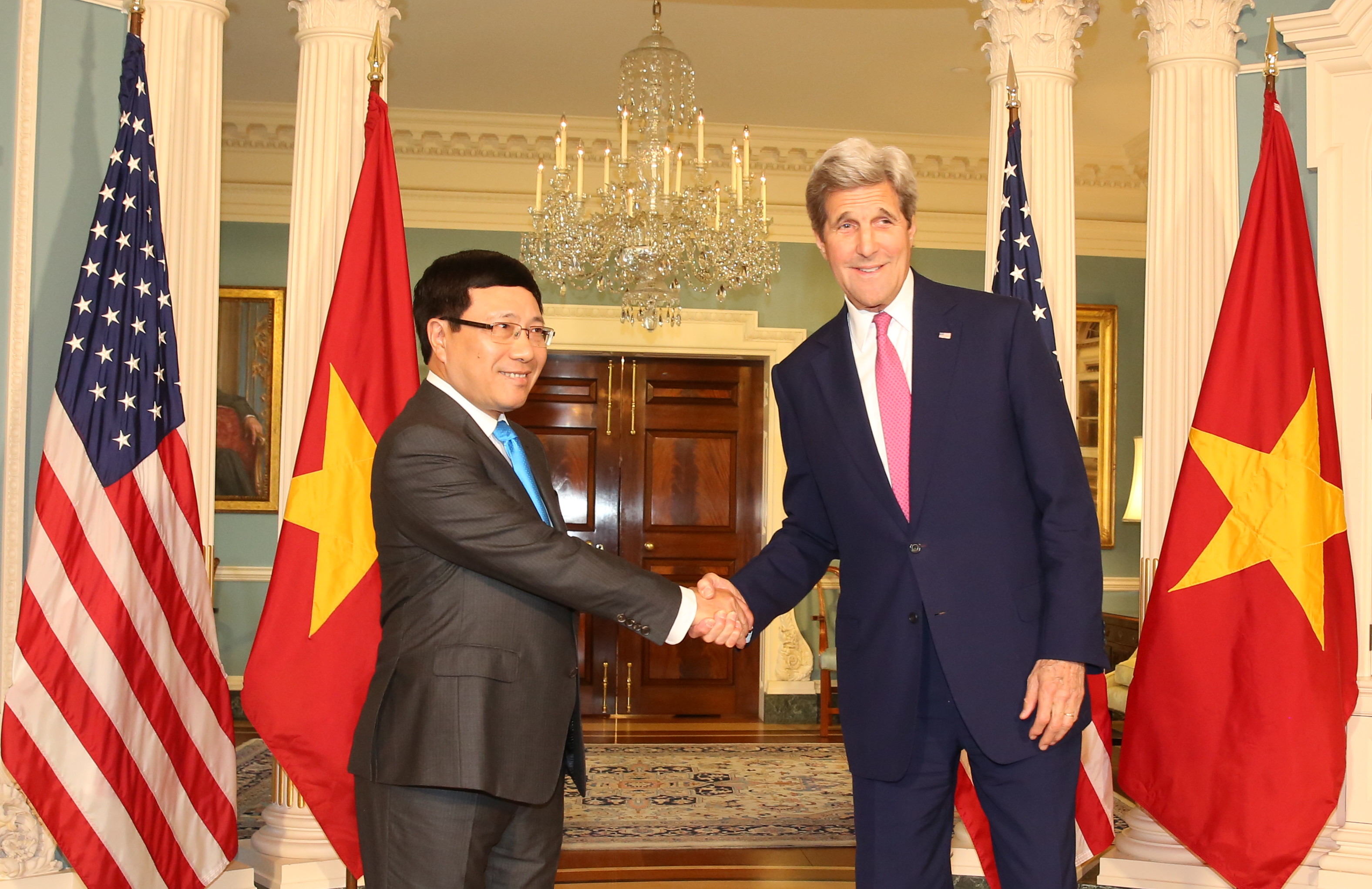 Hợp tác Việt Nam - Hoa Kỳ: Xem qua những hình ảnh về hợp tác Việt Nam - Hoa Kỳ, bạn sẽ cảm nhận được sự thân thiết, đoàn kết và tình cảm giữa hai nước. Điều này khiến bạn tin tưởng vào tương lai sáng lạn của quan hệ Việt Nam - Hoa Kỳ.