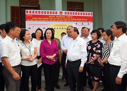 Thủ tướng Nguyễn Xuân Phúc cùng 4 ứng cử viên đại biểu Quốc hội khóa XIV tiếp xúc cử tri TP Hải Phòng