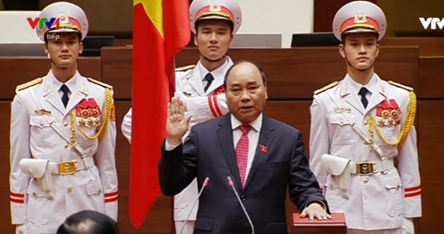 Ông Nguyễn Xuân Phúc tiếp tục được bầu giữ chức Thủ tướng Chính phủ