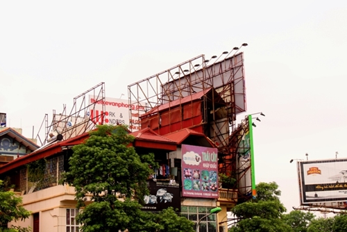 Hà Nội Bảng quảng cáo lộn xộn gây mất mỹ quan đô thị