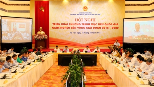 Thủ tướng Nguyễn Xuân Phúc dự Hội nghị toàn quốc về giảm nghèo bền vững