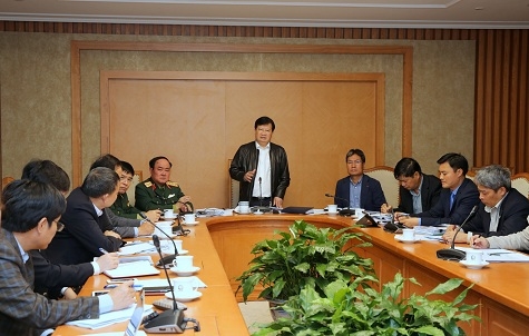 Phó Thủ tướng Trịnh Đình Dũng chủ trì cuộc họp về việc giải quyết ùn tắc tại sân bay Tân Sơn Nhất