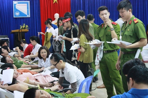 Đà Nẵng Hơn 1 200 người tham gia hiến máu cứu người