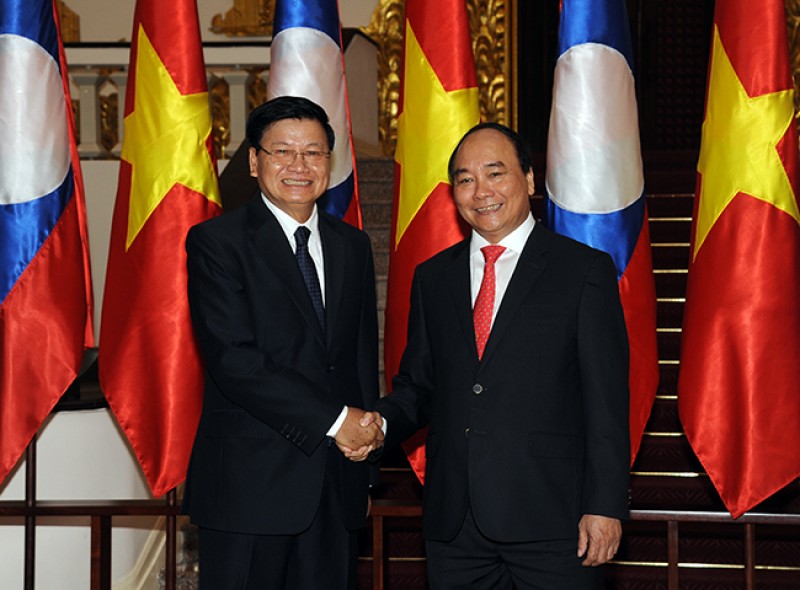 Quan hệ Việt Nam - Lào: Quan hệ Việt Nam - Lào luôn ở mức cao trong các mặt đa phương và song phương, đặc biệt là trong khu vực ASEAN. Hai nước đã có nhiều đóng góp quan trọng cho lòng tin, hòa bình, ổn định và phát triển kinh tế xã hội của nhau. Hãy cùng chúc mừng và ủng hộ cho sự phát triển của quan hệ Việt Nam - Lào.