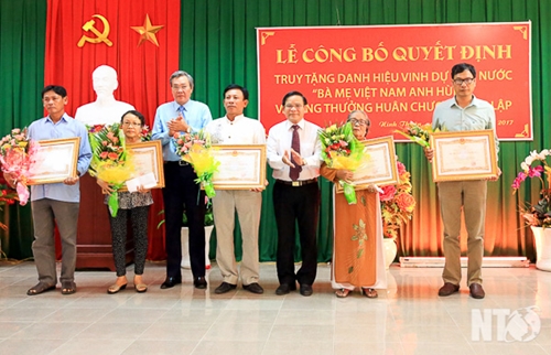 Ninh Thuận Trao tặng Huân chương Độc lập cho gia đình các liệt sĩ