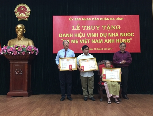 Quận Ba Đình Hà Nội  Truy tặng danh hiệu vinh dự Nhà nước cho 3 “Bà mẹ Việt Nam anh hùng”