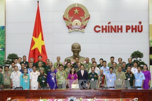 Phó Thủ tướng Vũ Đức Đam tiếp đoàn đại biểu người có công tỉnh Lạng Sơn, Quảng Nam