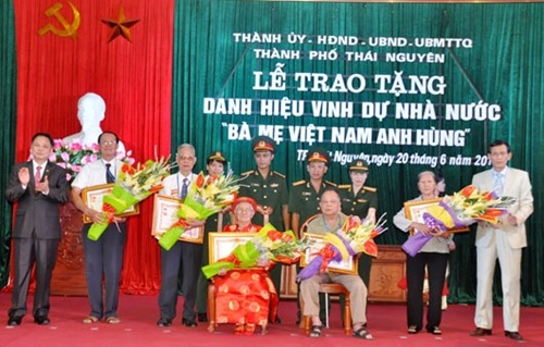 Thái Nguyên Trao tặng danh hiệu Nhà nước “Bà mẹ Việt Nam Anh hùng”