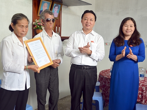 Bộ trưởng Trần Hồng Hà trao Nhà Đại đoàn kết tại tỉnh Bà Rịa-Vũng Tàu