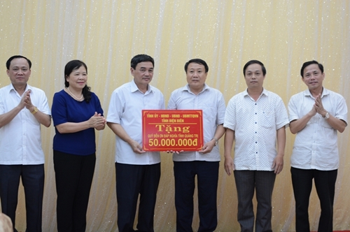Điện Biên trao tặng 50 triệu đồng cho quỹ Đền ơn đáp nghĩa tỉnh Quảng Trị