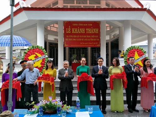 Kon Tum khánh thành Bia tưởng niệm liệt sĩ trong chiến dịch Mậu Thân 1968 và Xuân Hè 1972