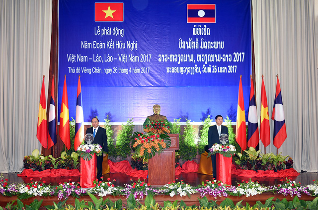 Quan hệ hữu nghị Việt - Lào: Quan hệ hữu nghị Việt - Lào luôn được coi là mẫu quan hệ tốt đẹp giữa hai quốc gia trong khu vực. Các chính sách đồng hành và tương trợ giữa hai quốc gia đã mở ra những cơ hội phát triển đa dạng trong nhiều lĩnh vực. Tình đoàn kết và thiện tâm trong giao tiếp giữa người dân của hai nước đã càng củng cố và thắt chặt quan hệ hữu nghị Việt - Lào.