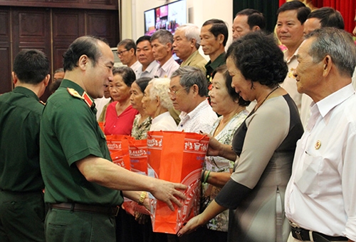 Bộ Quốc phòng gặp mặt đại biểu người có công tỉnh Đồng Nai