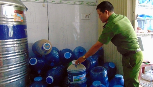 Quảng Nam Phát hiện cơ sở sản xuất nước đóng chai vi phạm 6 không