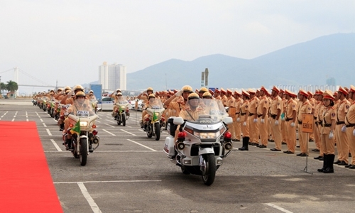 Lễ ra quân bảo đảm trật tự an toàn giao thông cho Tuần lễ Cấp cao APEC 2017
