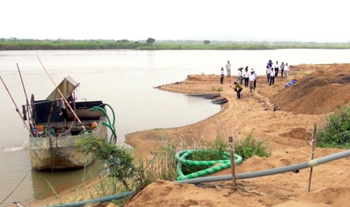 Phú Yên Nhiều hệ lụy khi cho phép doanh nghiệp khai thác cát trên sông Ba