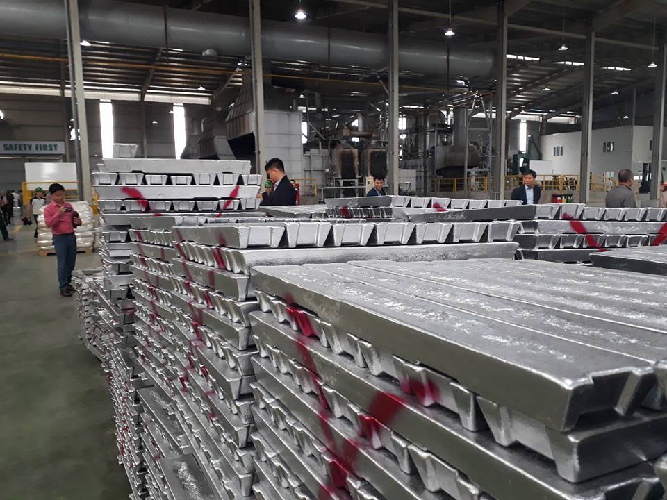 Nhà máy sản xuất nhôm Vạn Lợi là một trong những nhà máy sản xuất nhôm hiện đại nhất tại Việt Nam. Với quy trình sản xuất tiên tiến, máy móc hiện đại và đội ngũ kỹ thuật chuyên nghiệp, sản phẩm nhôm của Vạn Lợi được đánh giá cao về chất lượng và độ bền bỉ. Hãy xem hình ảnh liên quan để hiểu thêm về di sản kỹ thuật Việt.