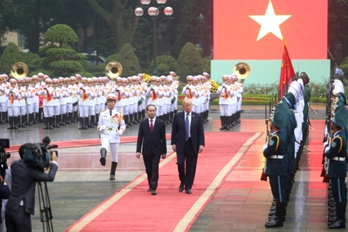 Lễ đón chính thức Tổng thống Hoa Kỳ Donald Trump tại Thủ đô Hà Nội