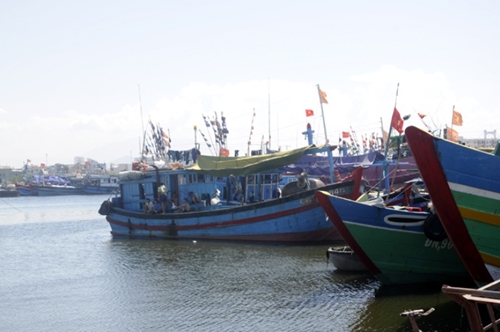 Kịp thời động viên, thăm hỏi ngư dân sản xuất trên biển dịp Tết Nguyên đán Mậu Tuất 2018