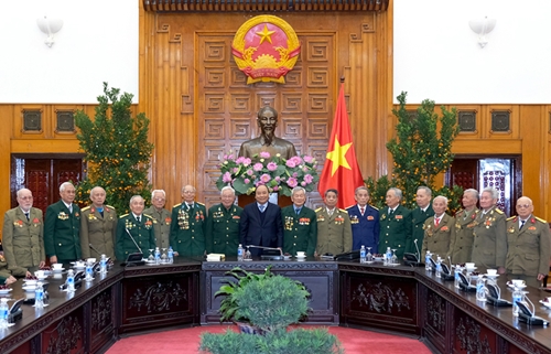 Thủ tướng Nguyễn Xuân Phúc gặp mặt các cựu chiến binh Điện Biên Phủ TP Hải Phòng