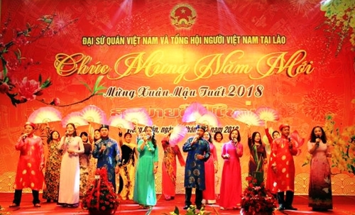 Cộng đồng người Việt tại các nước tưng bừng đón Xuân Mậu Tuất 2018