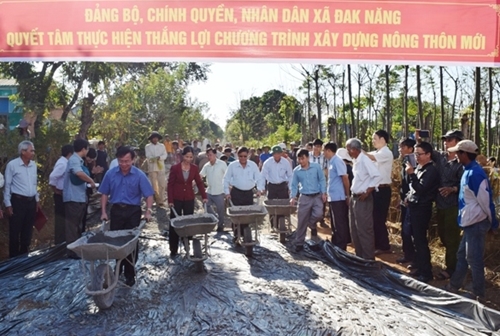 Kon Tum Ra quân xây dựng nông thôn mới đầu năm