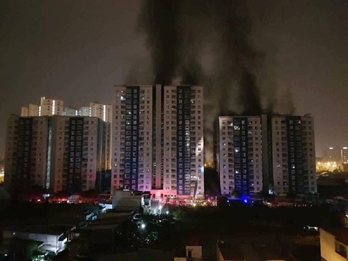 Thủ tướng yêu cầu khẩn trương khắc phục hậu quả vụ cháy chung cư Carina, TP Hồ Chí Minh