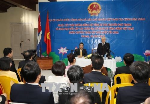 Tổng Bí thư gặp cán bộ, nhân viên Đại sứ quán và cộng đồng người Việt Nam tại Cuba