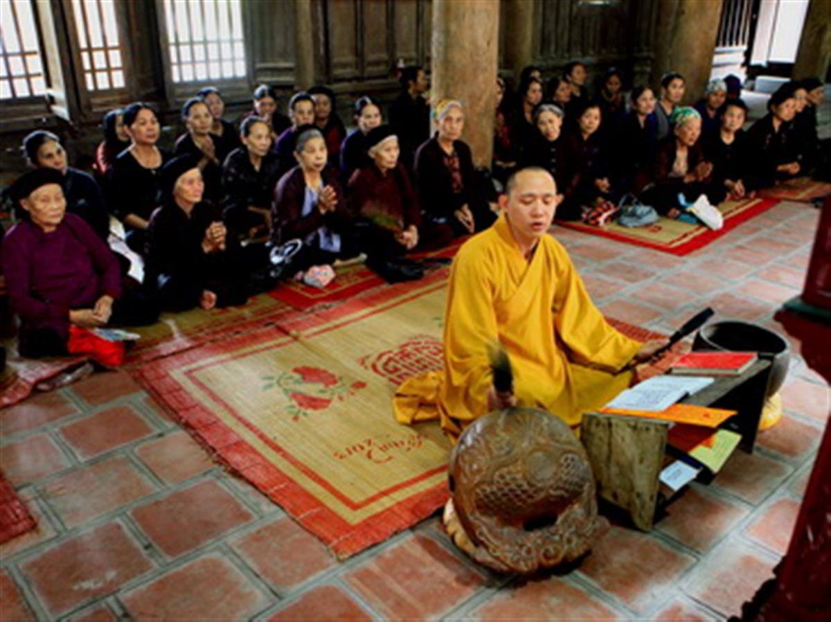 Phật giáo, tôn giáo vĩ đại trong truyền thống văn hóa Việt Nam. Đây không chỉ là một đạo lý, một tâm hồn, mà còn là một dựng cột văn hóa, áp đắt tầm nhìn của người Việt qua từng thế kỷ. Hãy xem vẻ đẹp linh thiêng và cảm nhận nó trong bức hình này.