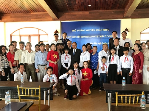 Thủ tướng gặp mặt cộng đồng người Campuchia gốc Việt