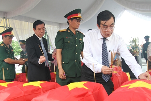 Quảng Trị Truy điệu 21 liệt sĩ quân tình nguyện hy sinh tại Lào