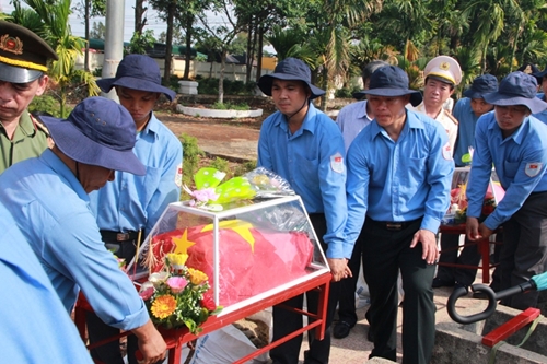 Truy điệu và an táng liệt sỹ Quân tình nguyện và chuyên gia Việt Nam hy sinh tại Campuchia