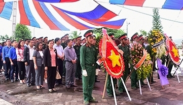 Kon Tum Khánh thành Ngôi mộ chung của 34 liệt sĩ tại Chư Tan Kra