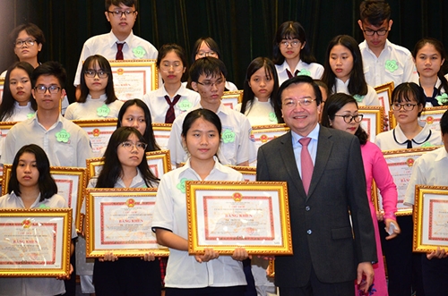 TP Hồ Chí Minh tuyên dương và khen thưởng 778 học sinh giỏi tiêu biểu