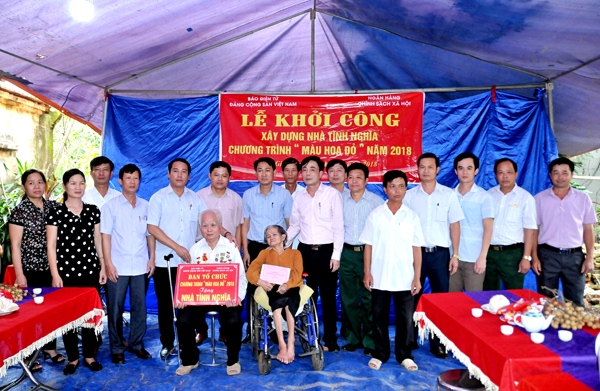 Chương trình Màu hoa đỏ 2018 tặng nhà tình nghĩa tại Bắc Giang