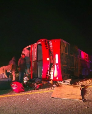 Tai nạn xe buýt nghiêm trọng ở Nam Phi gây nhiều thương vong