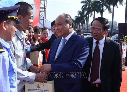 Thủ tướng Nguyễn Xuân Phúc thăm, chúc Tết công nhân lao động tại Hải Phòng