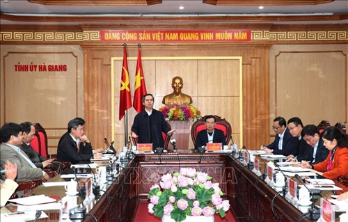 Trưởng ban Kinh tế Trung ương Nguyễn Văn Bình làm việc với Ban Thường vụ Tỉnh ủy Hà Giang