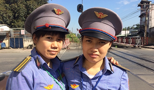 Bộ trưởng GTVT Nguyễn Văn Thể gửi thư khen 2 nhân viên gác chắn dũng cảm cứu người