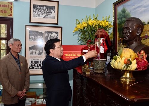 Phó Thủ tướng Chính phủ Trịnh Đình Dũng thăm, chúc Tết tại tỉnh Vĩnh Phúc