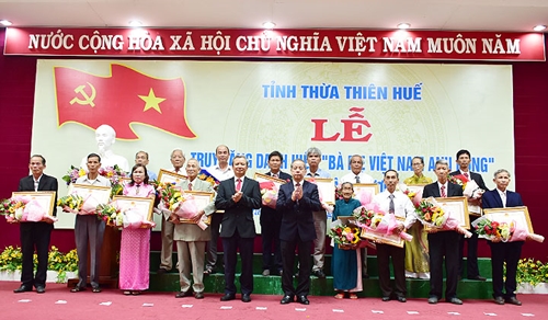 Thừa Thiên Huế 73 mẹ được truy tặng danh hiệu “Bà mẹ Việt Nam anh hùng” ​