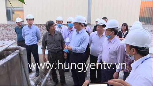Bộ trưởng Bộ TN MT Trần Hồng Hà thị sát dây chuyền xử lý rác thải để phát điện tại Hưng Yên