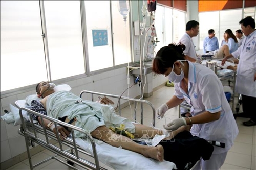 Khẩn trương cứu chữa các nạn nhân vụ lật xe khách tại Bình Thuận